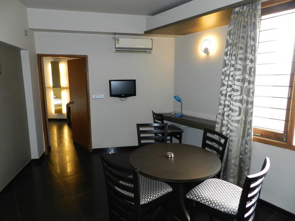Hotel Rock Regency Toranagallu Стая снимка
