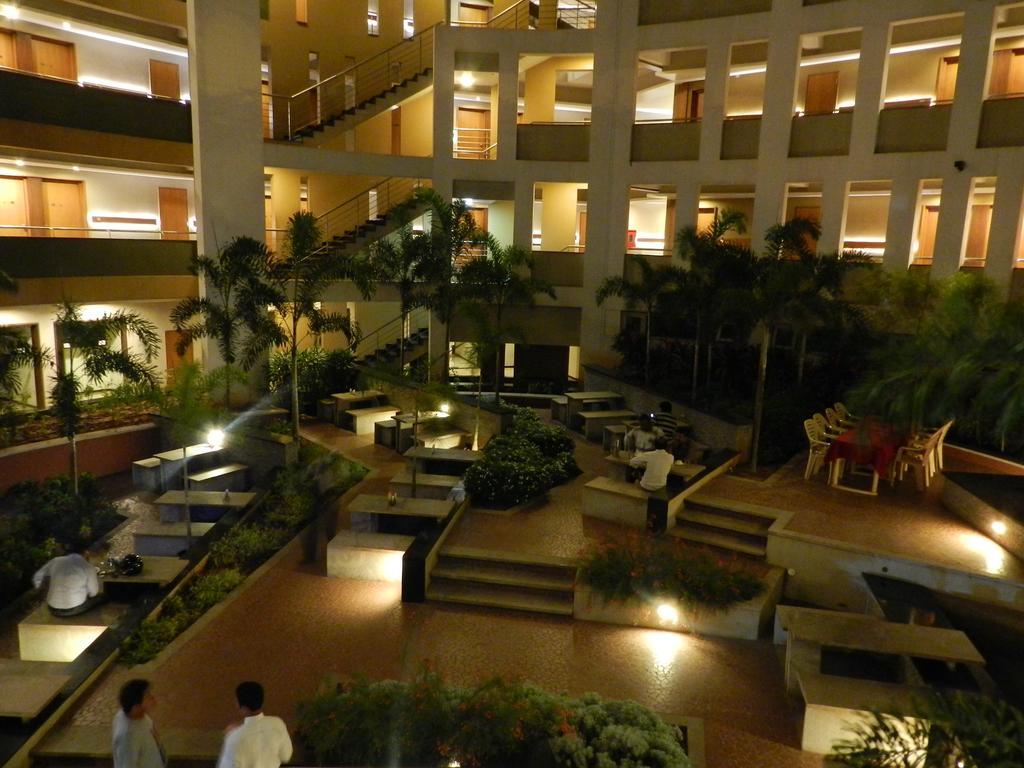 Hotel Rock Regency Toranagallu Екстериор снимка