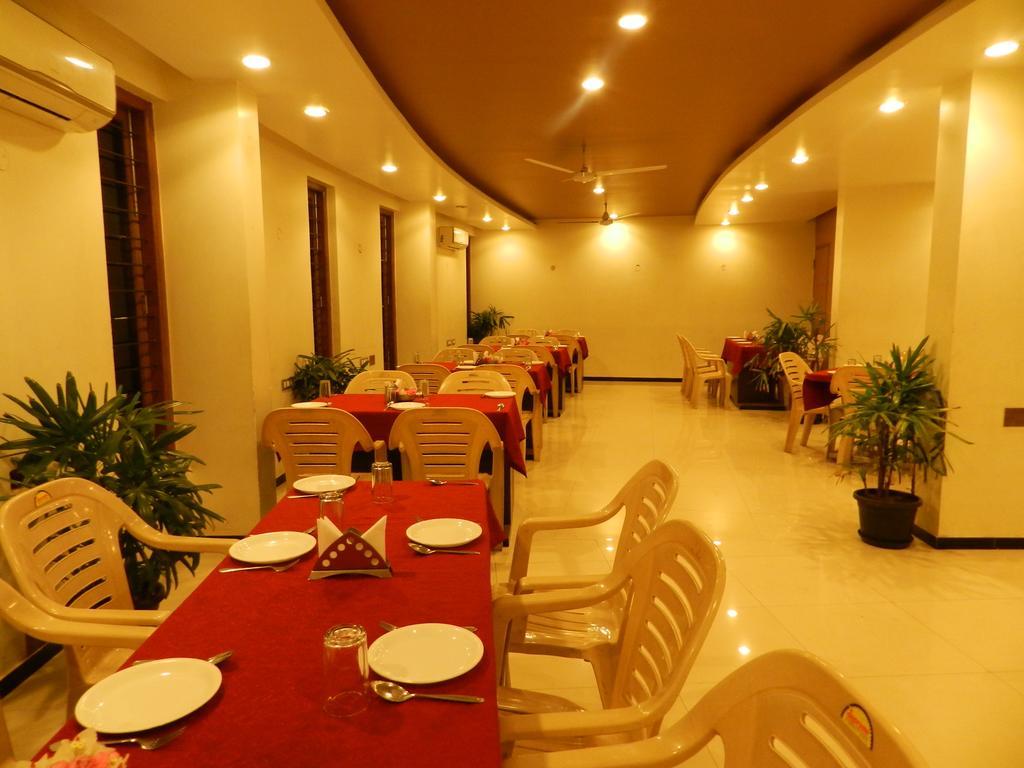 Hotel Rock Regency Toranagallu Екстериор снимка
