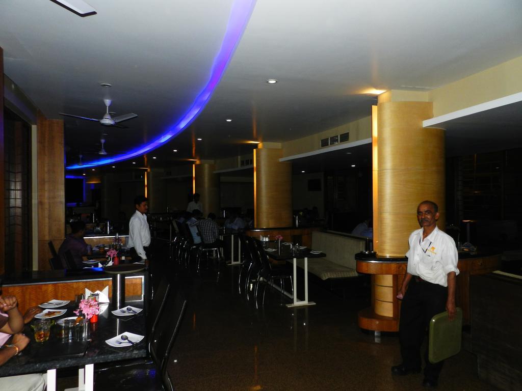 Hotel Rock Regency Toranagallu Екстериор снимка