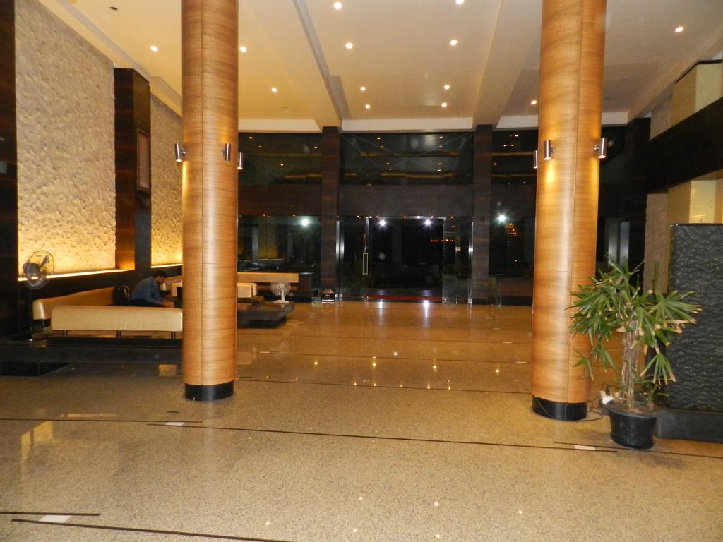 Hotel Rock Regency Toranagallu Екстериор снимка